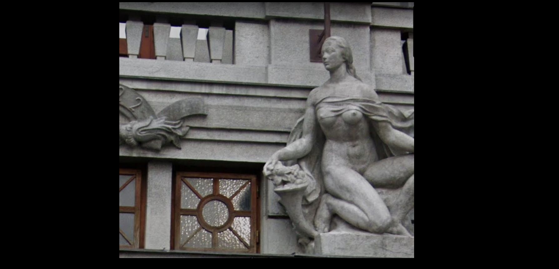 Risque Tours of Prague hero image